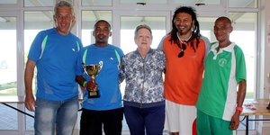 Die 1000km Challengers van Grahamstown, met Lucille Mangiagalli in die middel